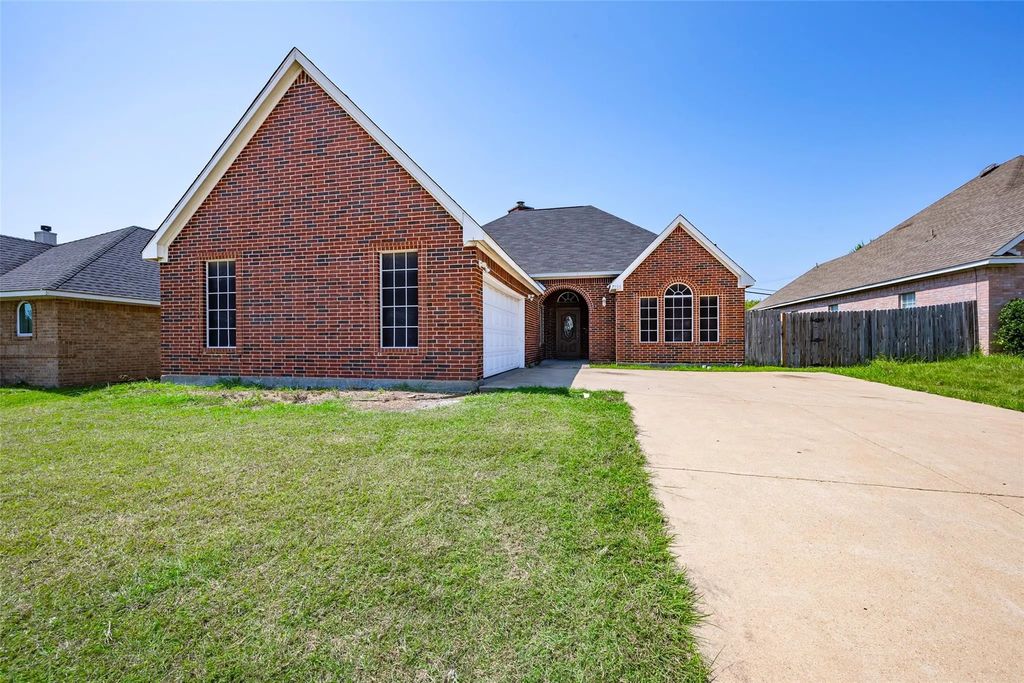 7506 Quail Springs Drive, Arlington