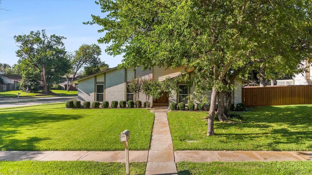 1720 Arvada Drive, Richardson