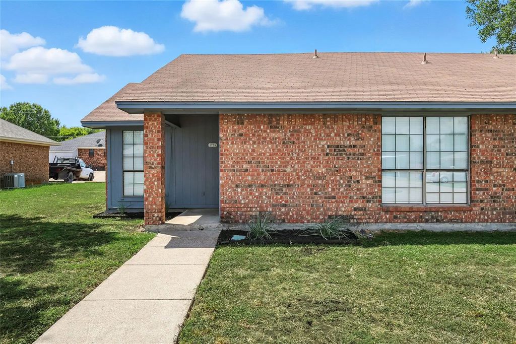 1735 Creekview Drive, Glenn Heights