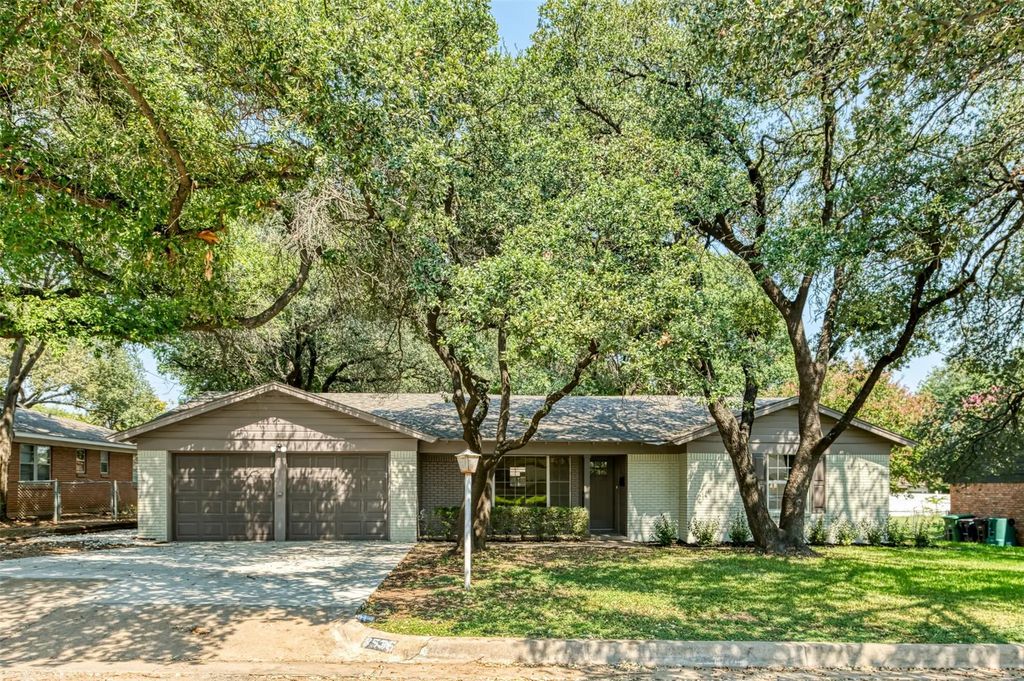 3536 Wedgway Drive, Fort Worth