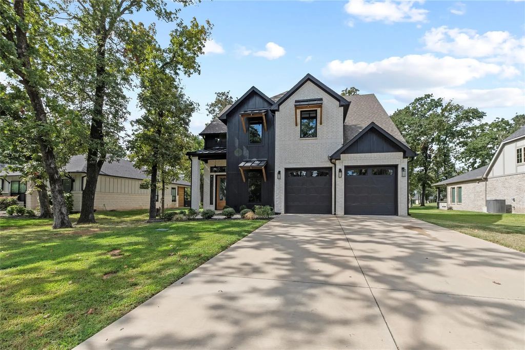 221 Saint Andrews Drive, Mabank