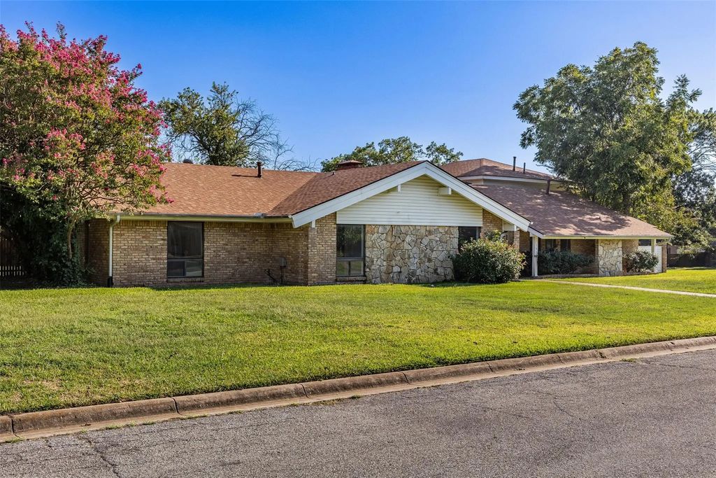 1632 Andy Drive, Sherman