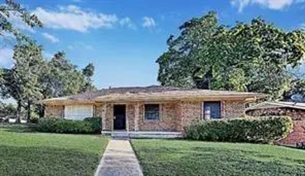 1209 Wagon Wheels Trail, Dallas