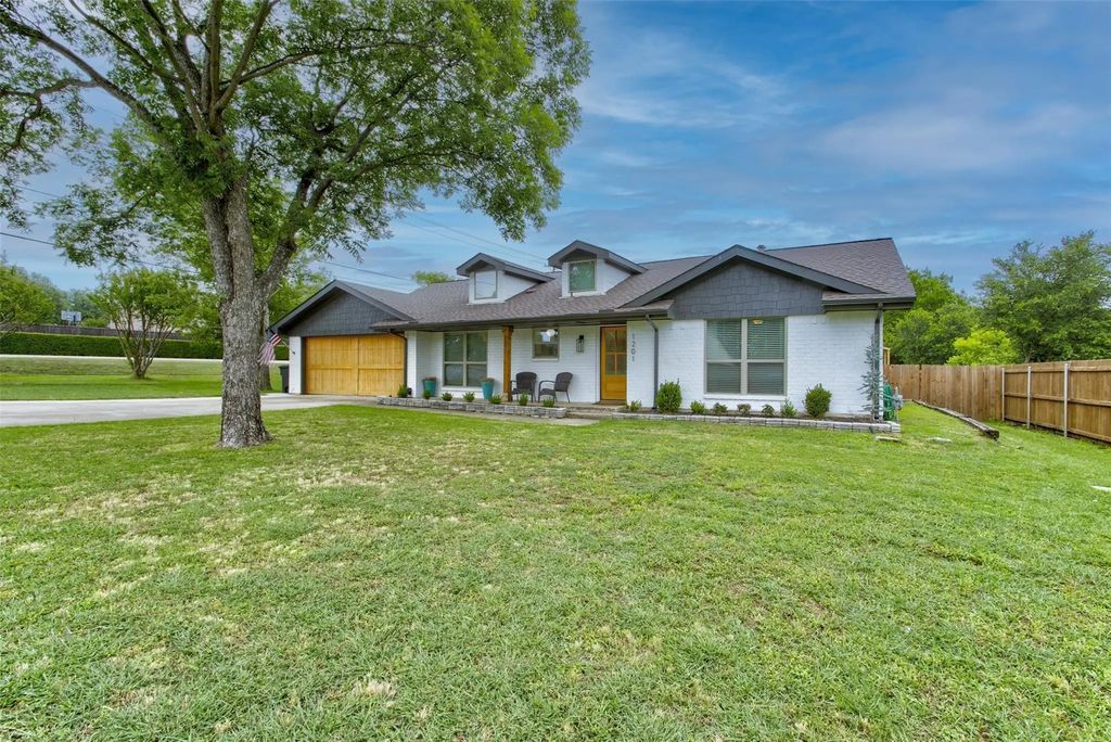 1201 Oakhurst Drive, Southlake