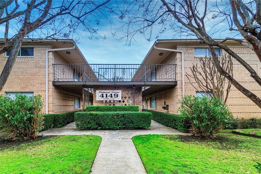 4149 Lovers Lane J, University Park