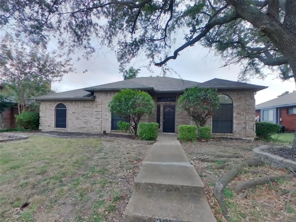 2804 Beau Drive, Mesquite