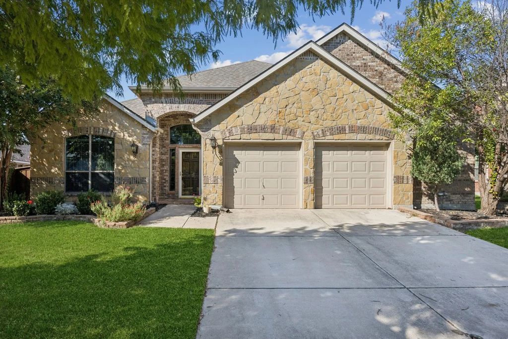 8109 Hickory Upland Drive, Fort Worth