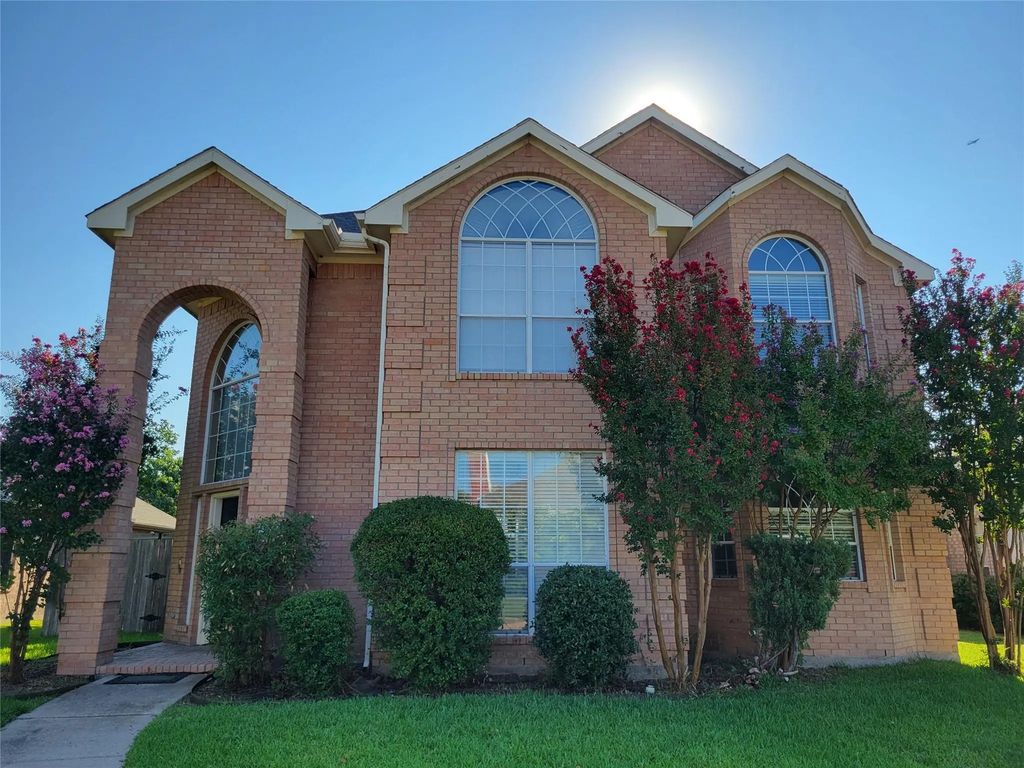 7020 Goldenrod Drive, Plano