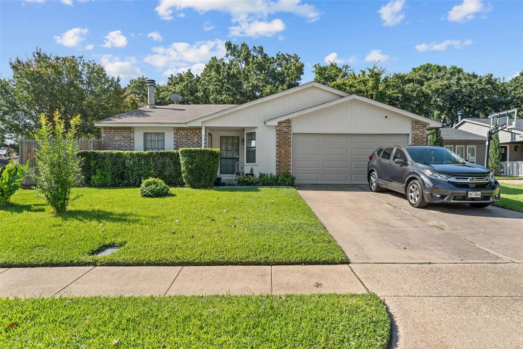 309 Westover Drive, Euless