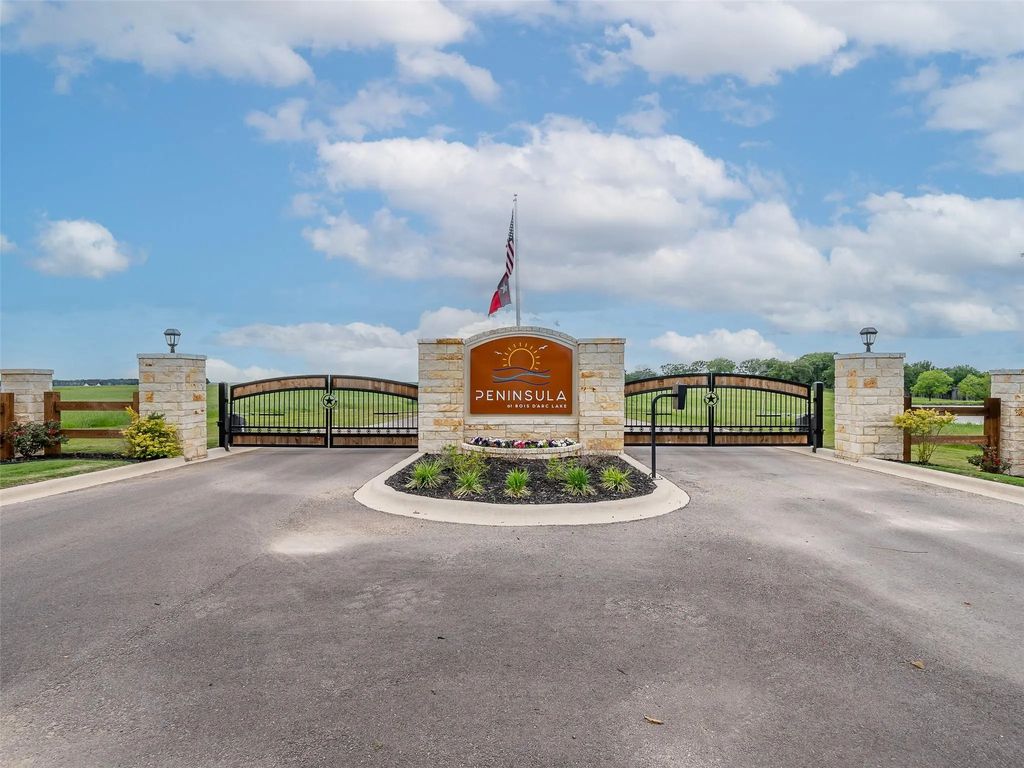 800 Peninsula Drive, Honey Grove