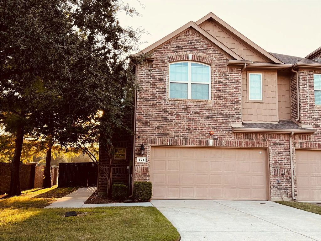 301 Barrington Lane, Lewisville