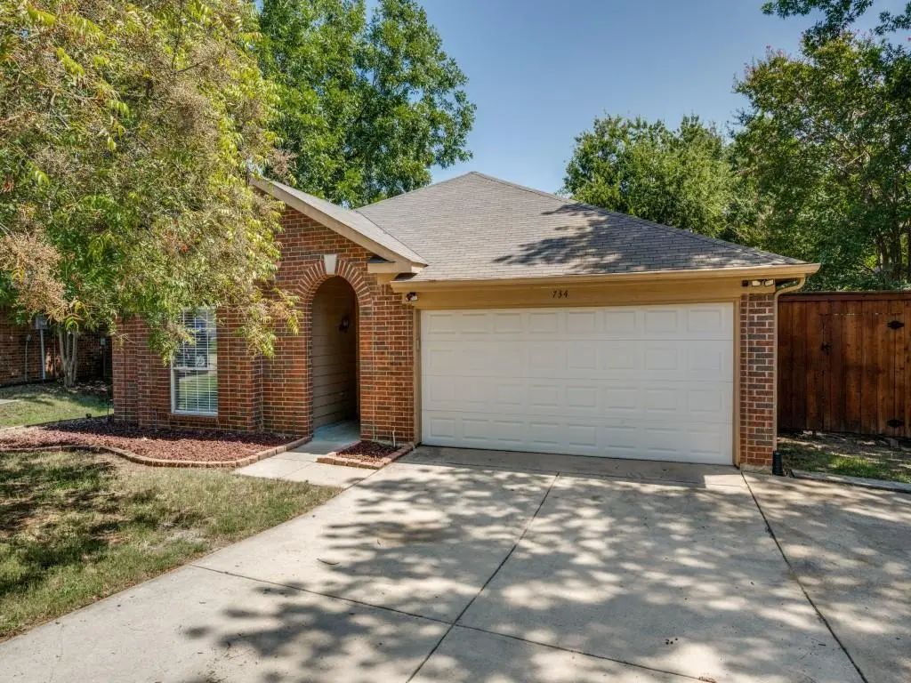 734 Winding Oak Bend, Lake Dallas