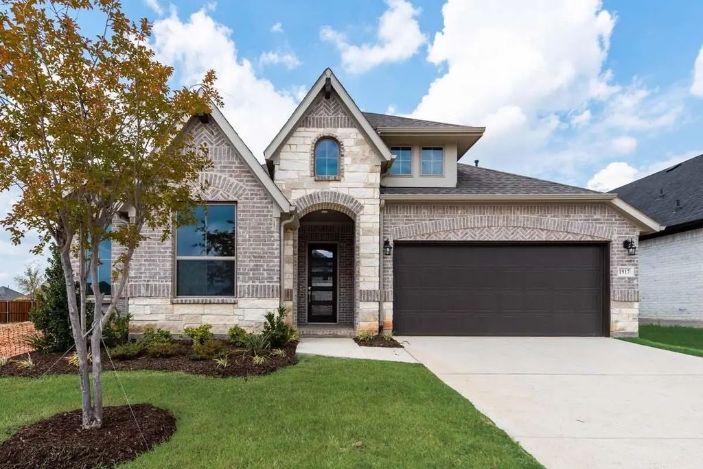 1917 Piedmont Place, Celina