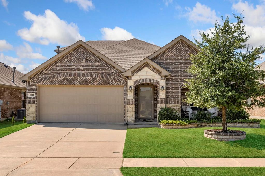 1305 Deerfield Drive, Anna