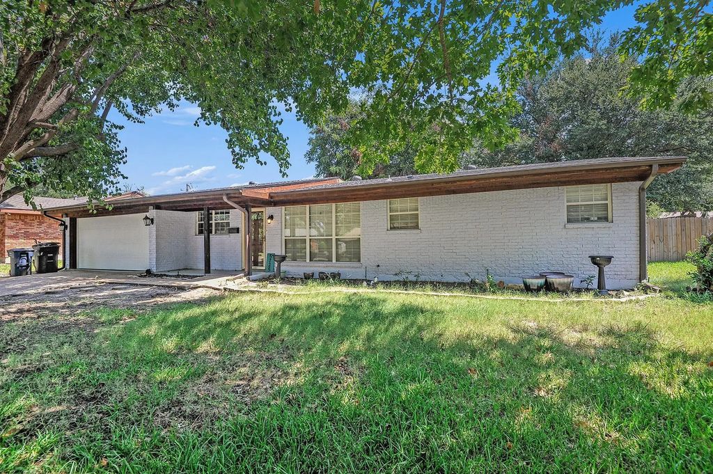 5725 Waltham Avenue, Fort Worth
