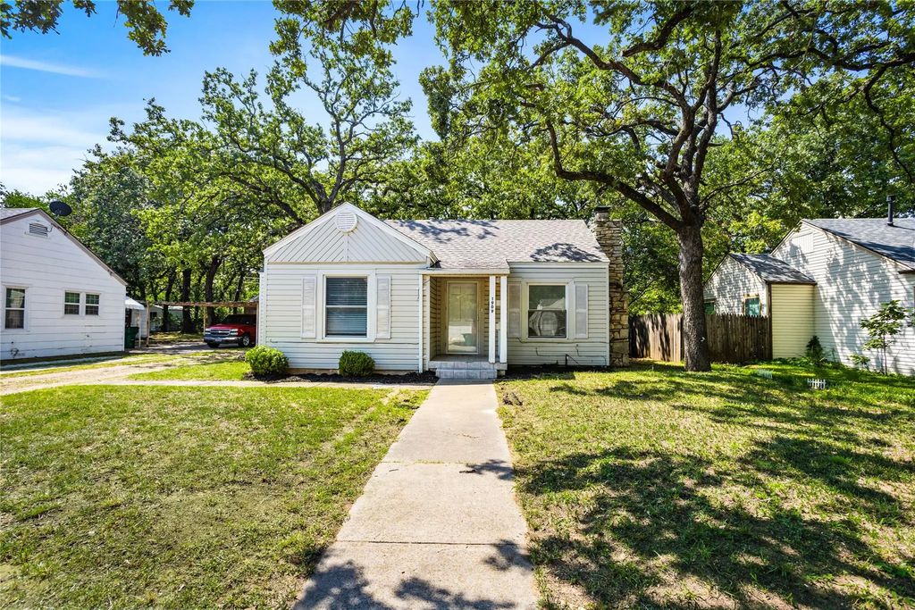 1909 Layton Avenue, Haltom City