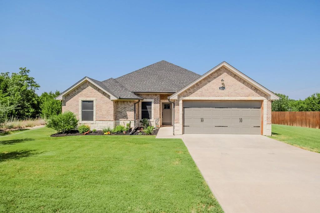 2404 Duro Court, Granbury