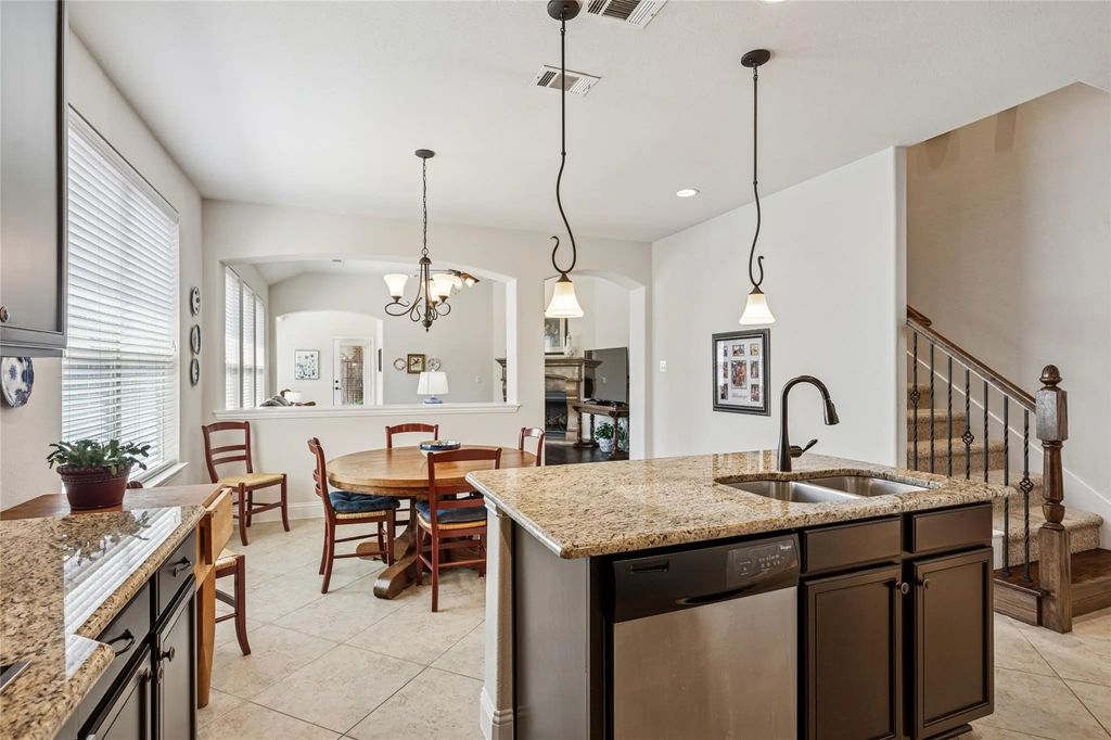 6957 Finch Drive, North Richland Hills
