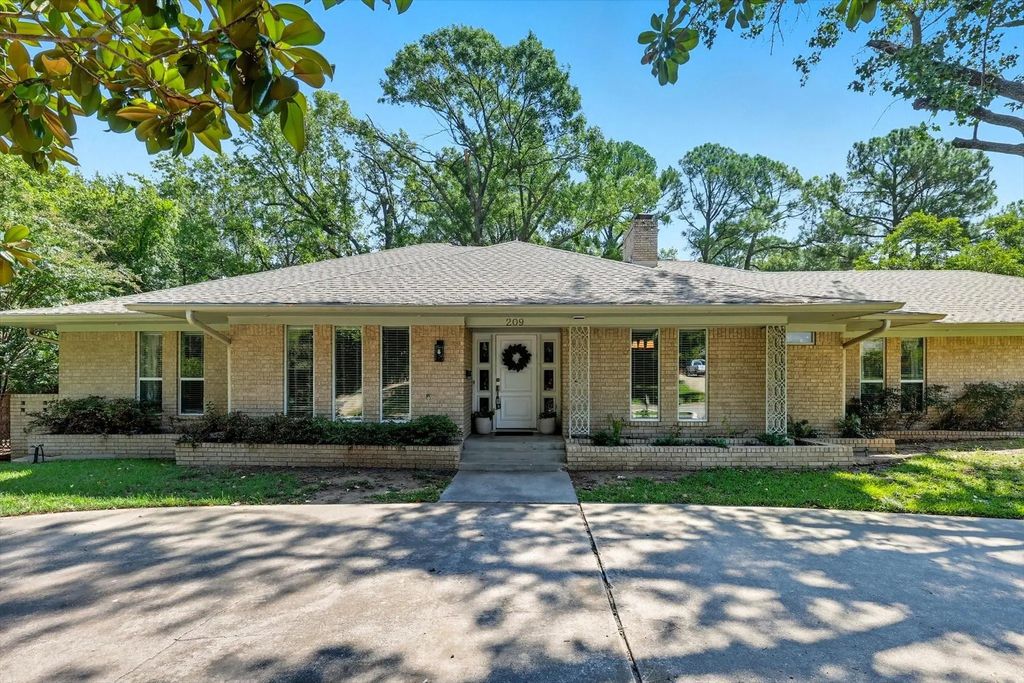 209 Pennsylvania Drive, Denton