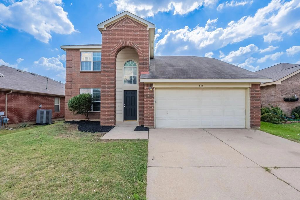 525 Pineview Lane, Fort Worth