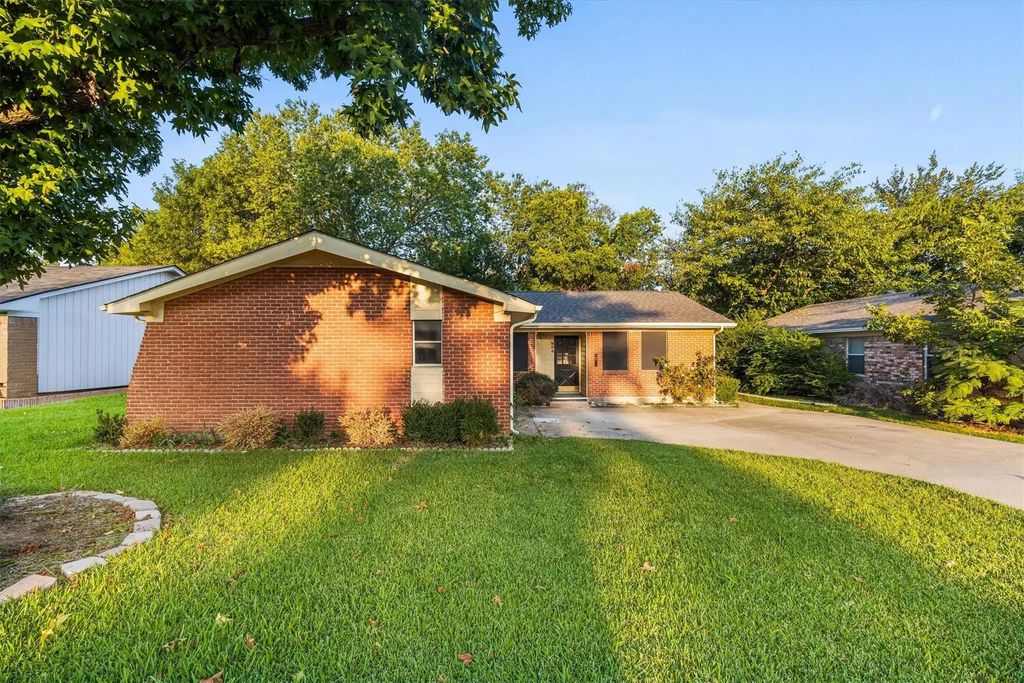 804 Memorial Drive, Wylie