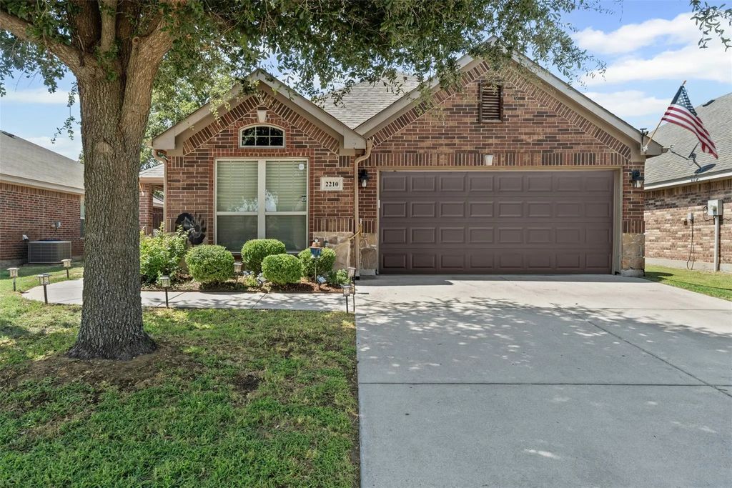 2210 Whitney Drive, Weatherford