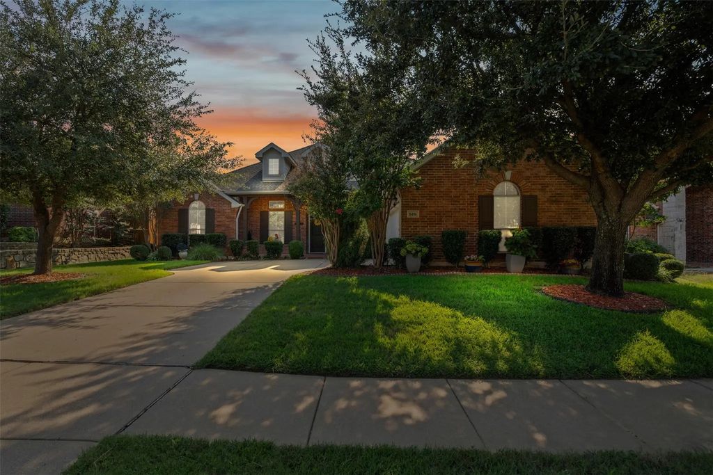 8406 Pecan Creek Drive, Arlington