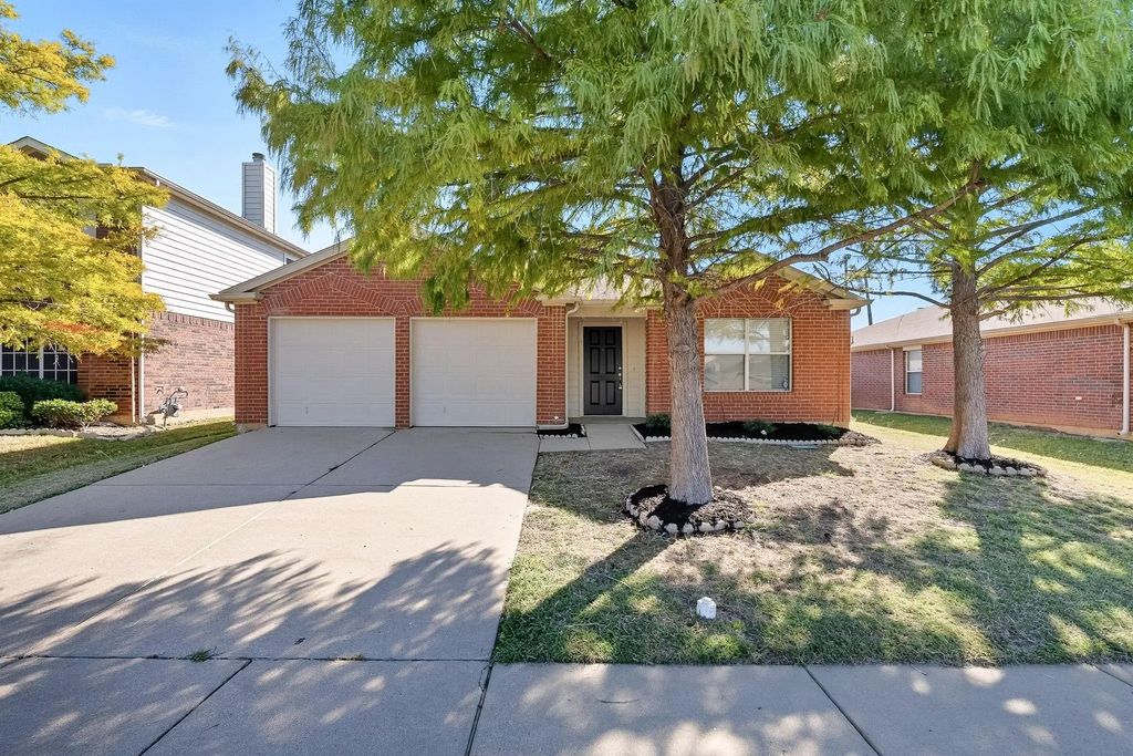 8208 Storm Chaser Drive, Fort Worth