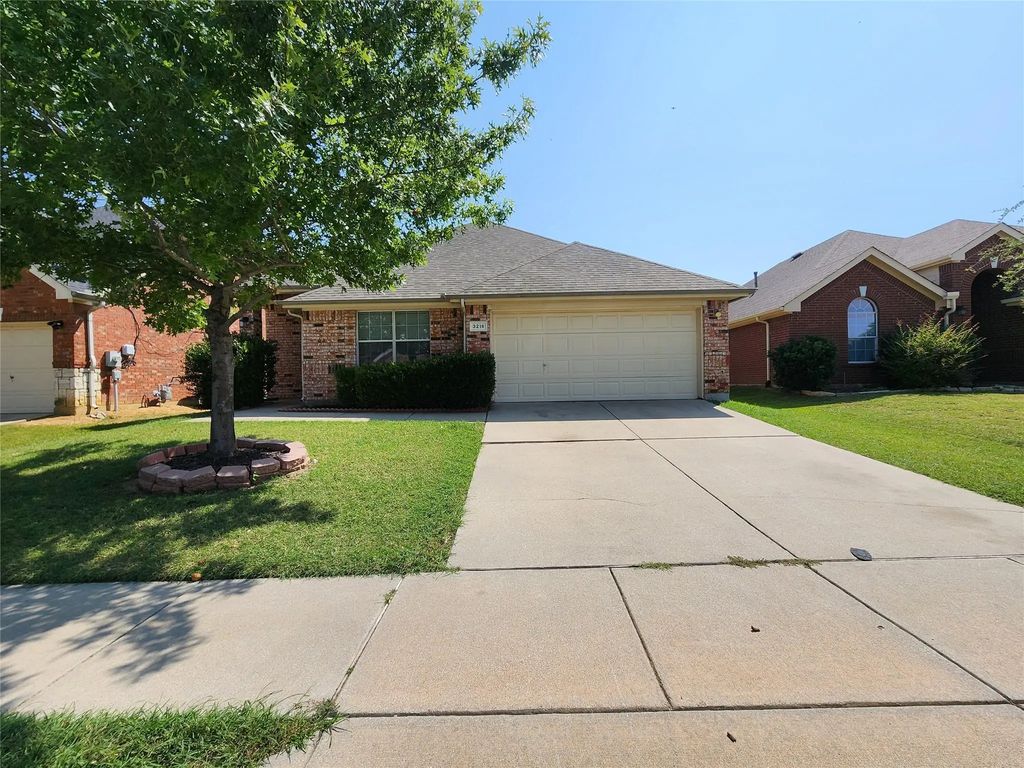3216 Chesington Drive, Fort Worth