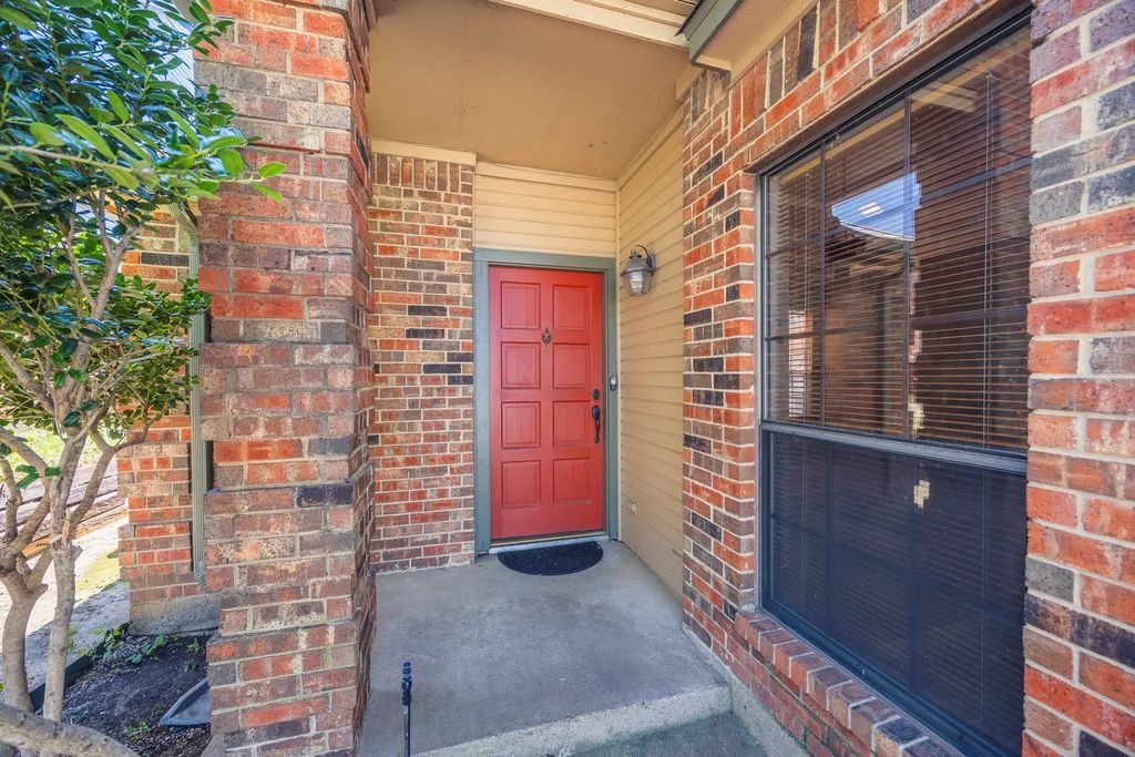 1738 E Peters Colony Road, Carrollton