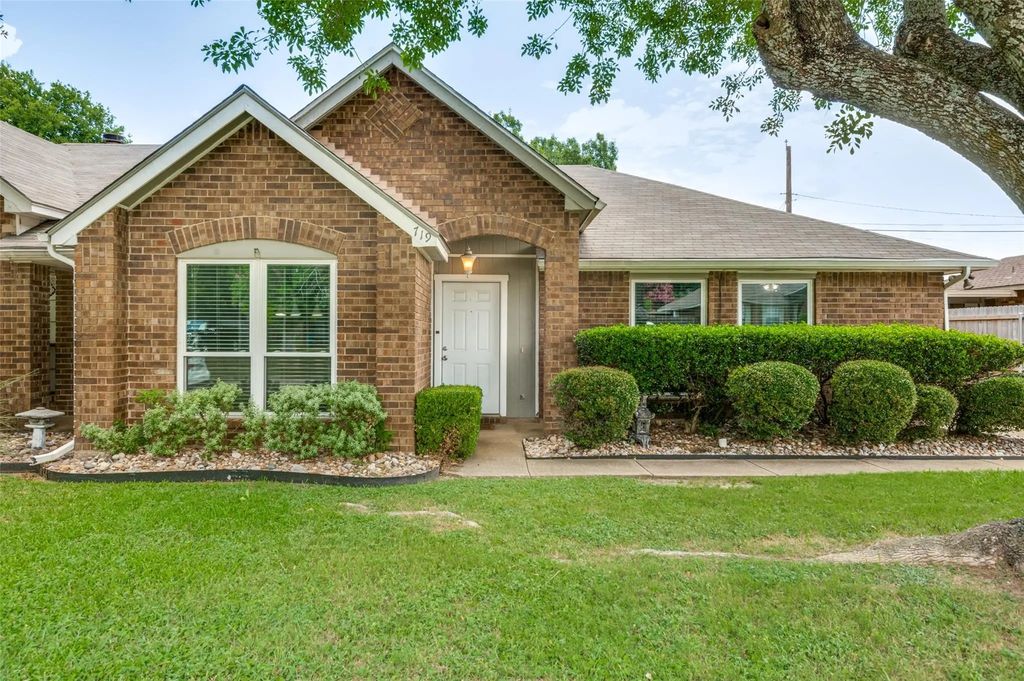 719 Ballard Street, Cedar Hill