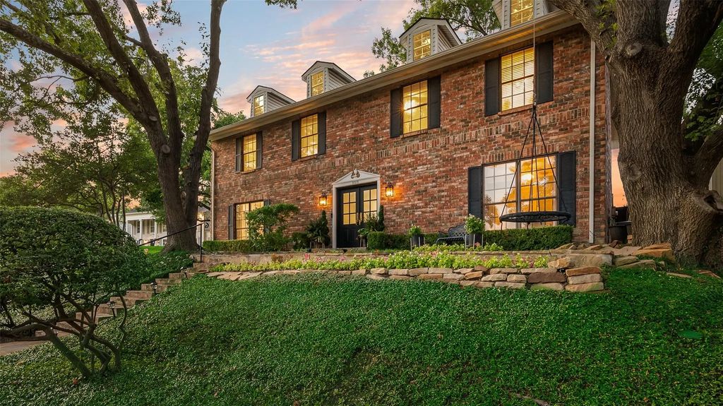 9315 Moss Circle Drive, Dallas