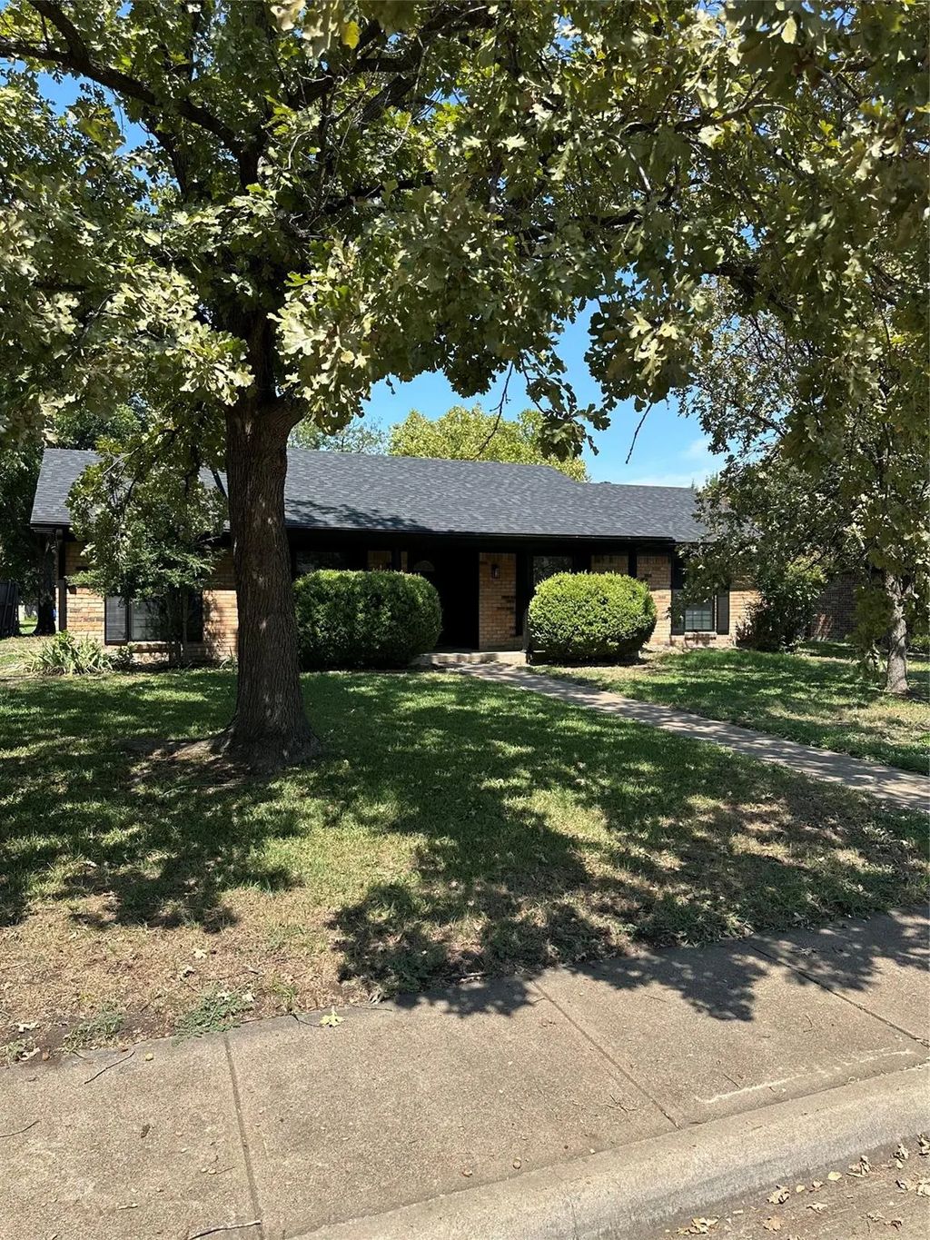 1631 Centenary Drive, Richardson