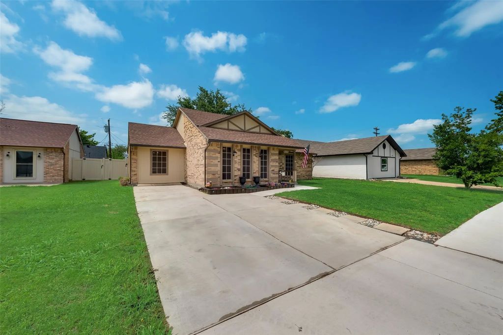 523 Magnolia Drive, Forney