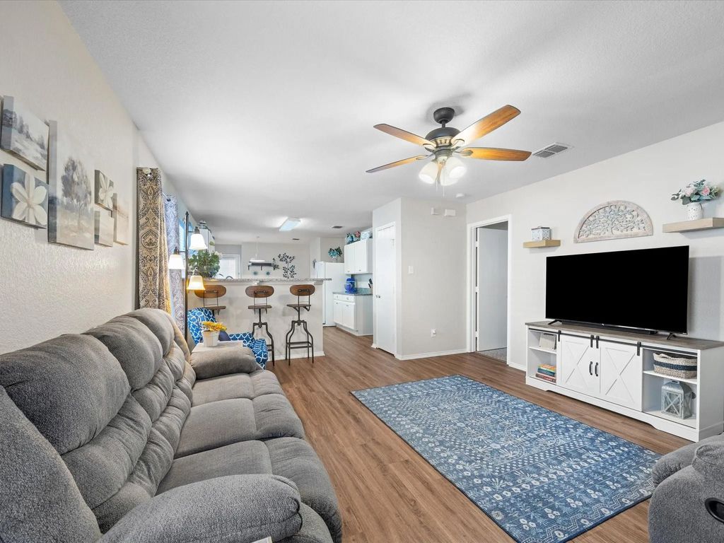 6701 Meadow Way Lane, Fort Worth