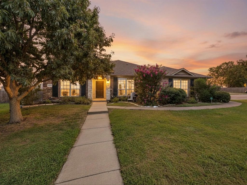 111 Rolling Spring Drive, Aledo