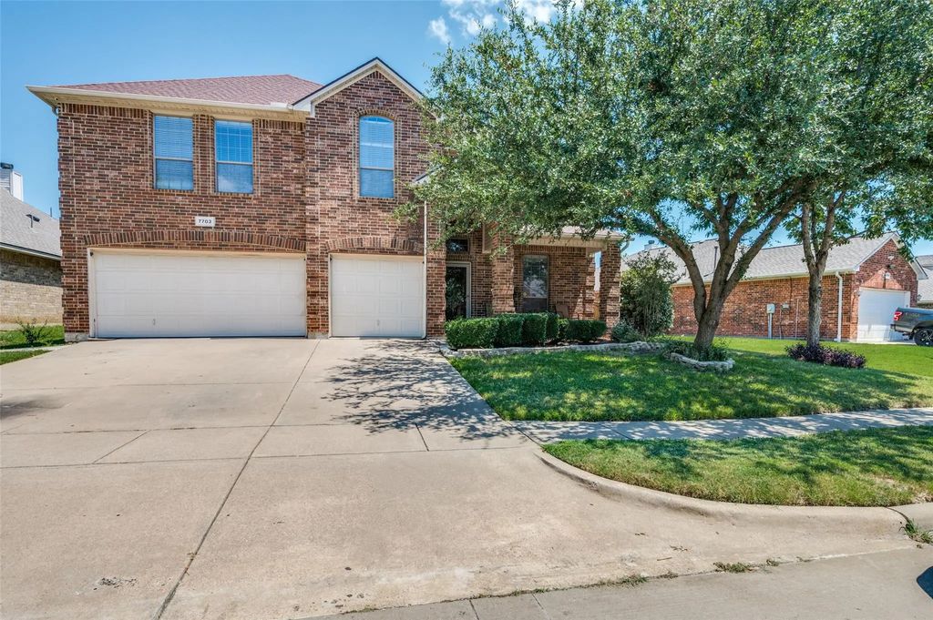 7703 Fallen Antler Place, Arlington
