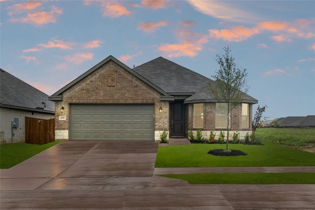 4509 Snakeweed Street, Fort Worth
