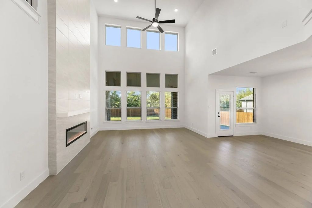 721 S Hidden Lakes Drive, DeSoto