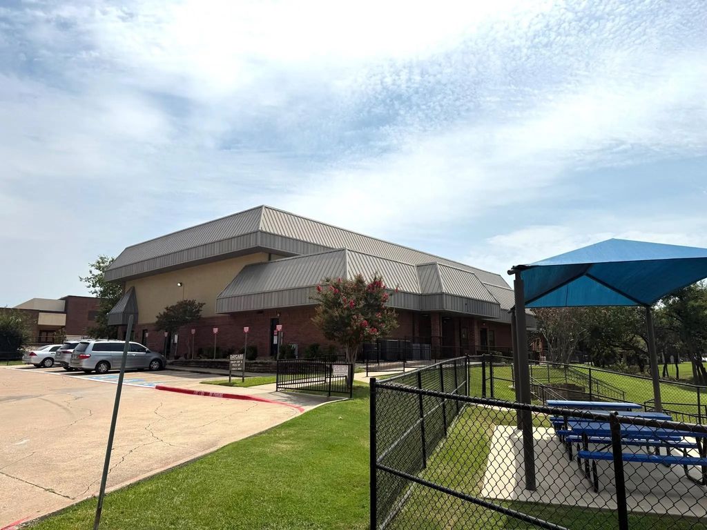 18211 Kelly Boulevard, Dallas