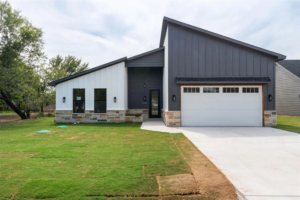 5706 Belaire Circle, Granbury