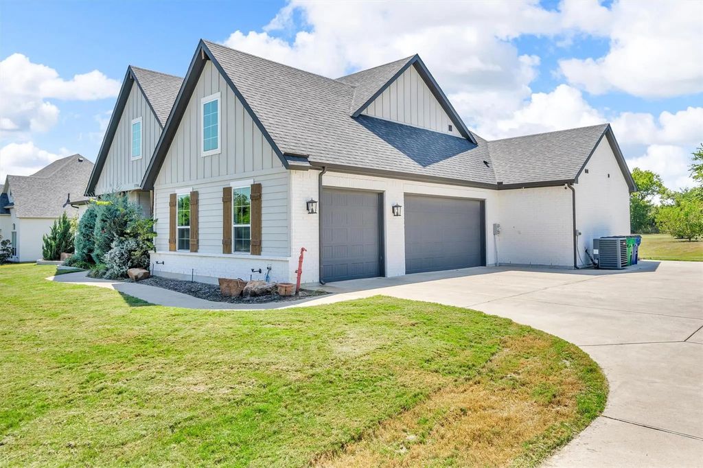 1700 Lone Elm Road, Waxahachie