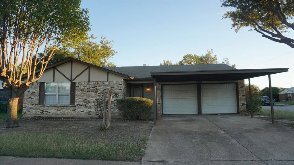 6500 Dustin Court, Watauga