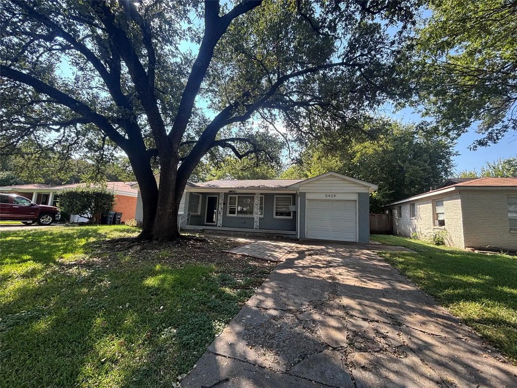 5429 Dennis Avenue, Fort Worth