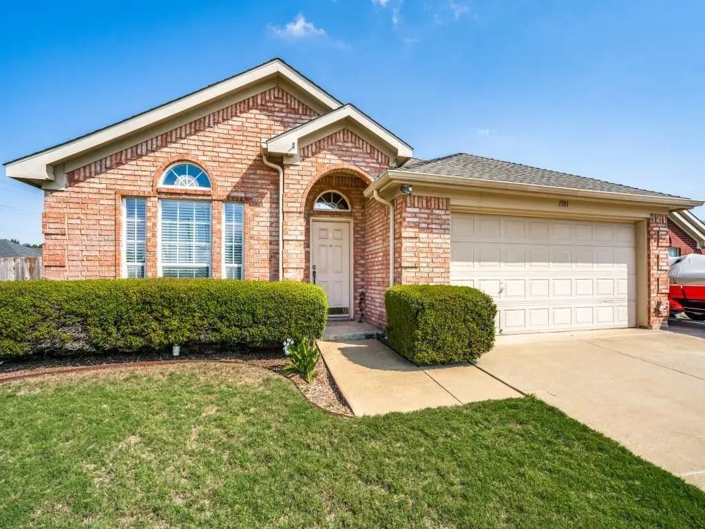 1501 Wolf Creek Drive, Arlington
