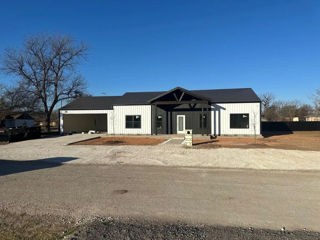 822 Rose Street, Merkel