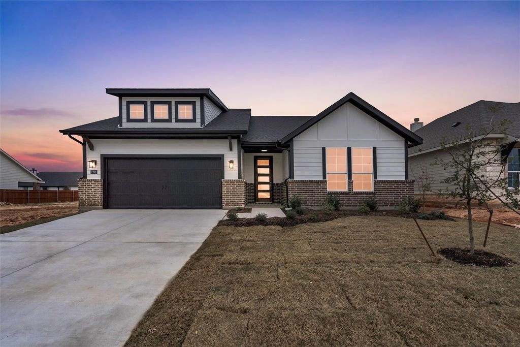 1232 Sabine River Lane, Springtown