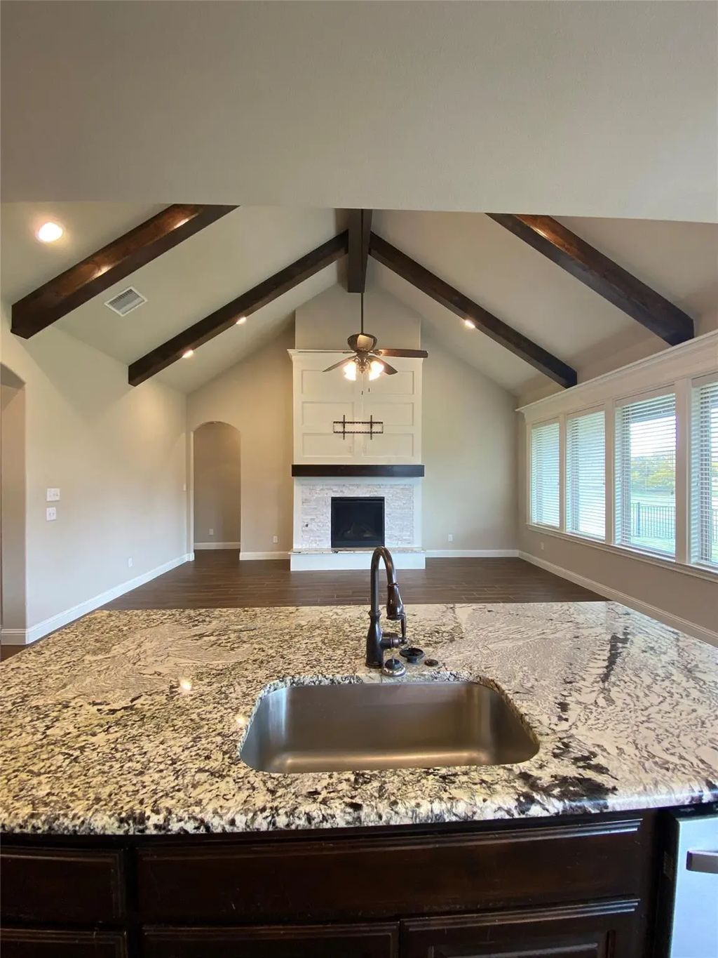 1627 Rockview Drive, Granbury