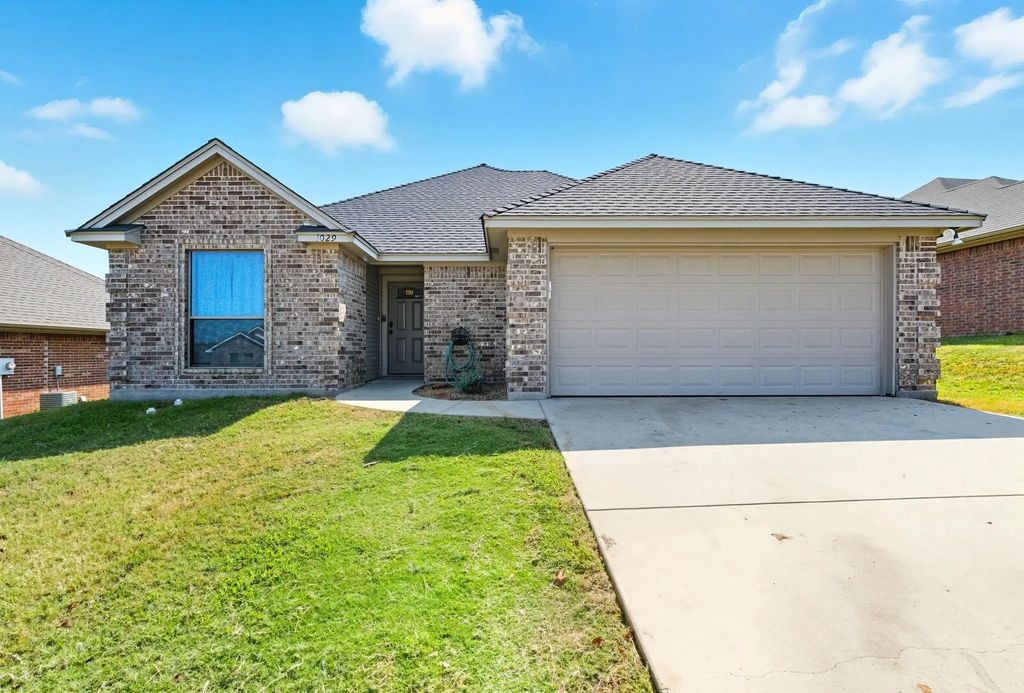 1029 Inverness Drive, Weatherford