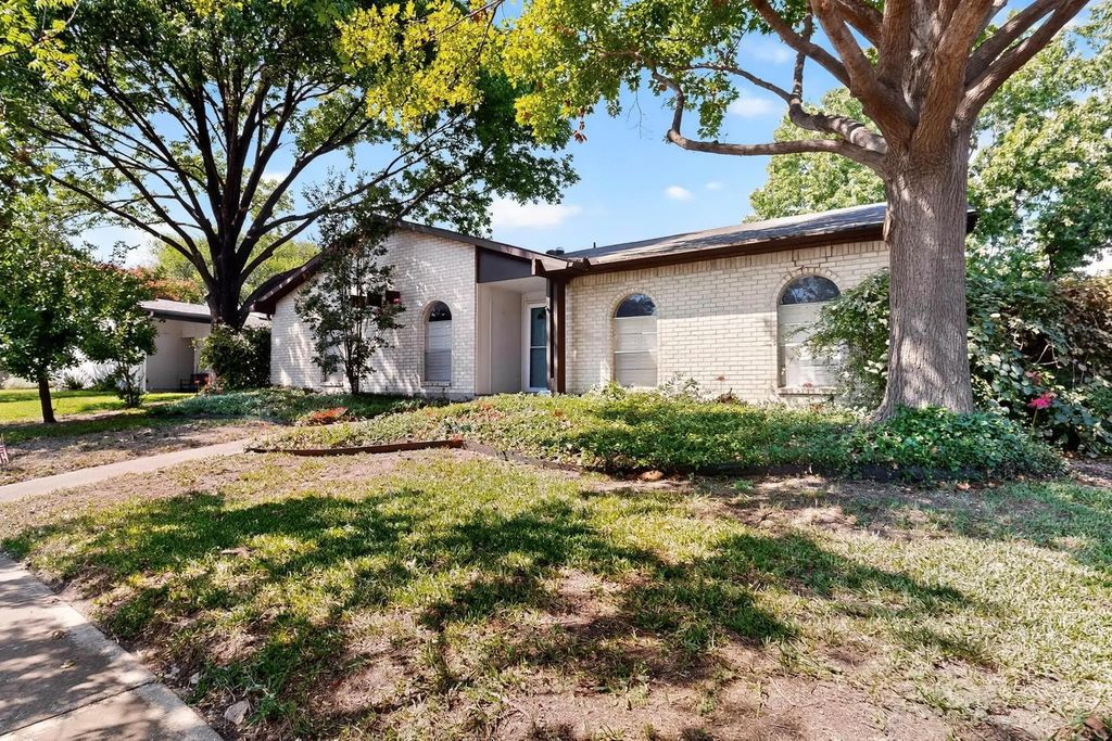 11033 Mccree Road, Dallas